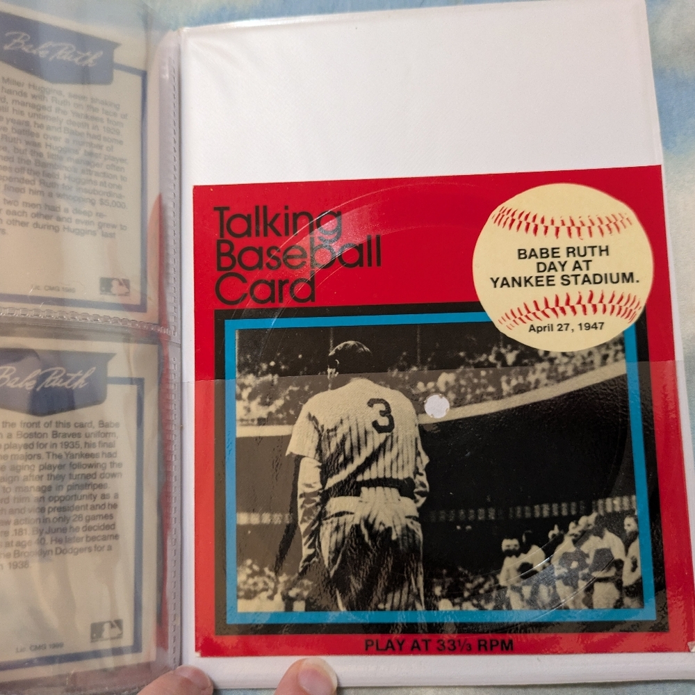 Babe Ruth Yankees Striped Binder - Picture 9 of 10